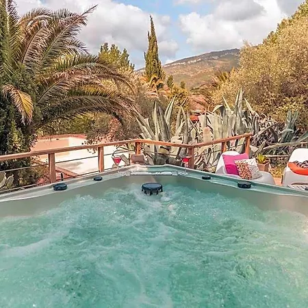 Alojamento de Turismo Selvagem La Peiriere - En Pays Cathare *